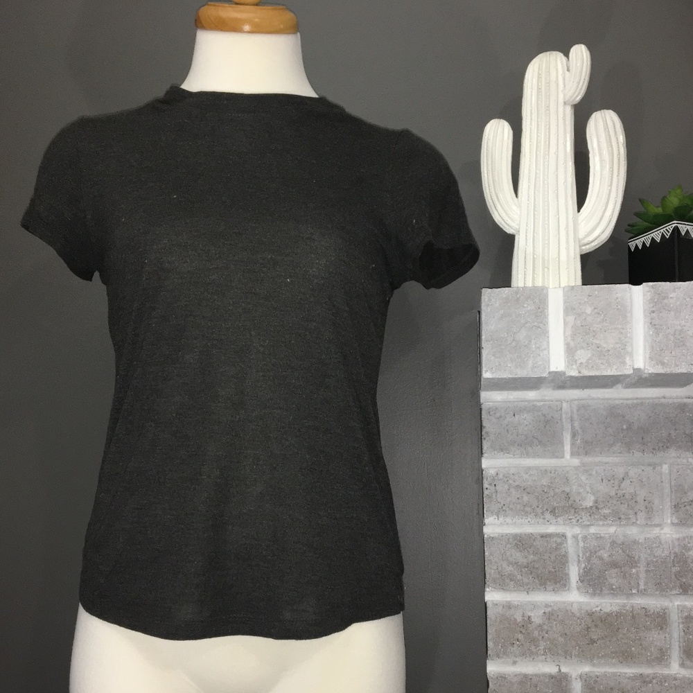 H&M basic grey tee